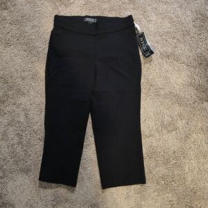 NYC Elegant Black Capris